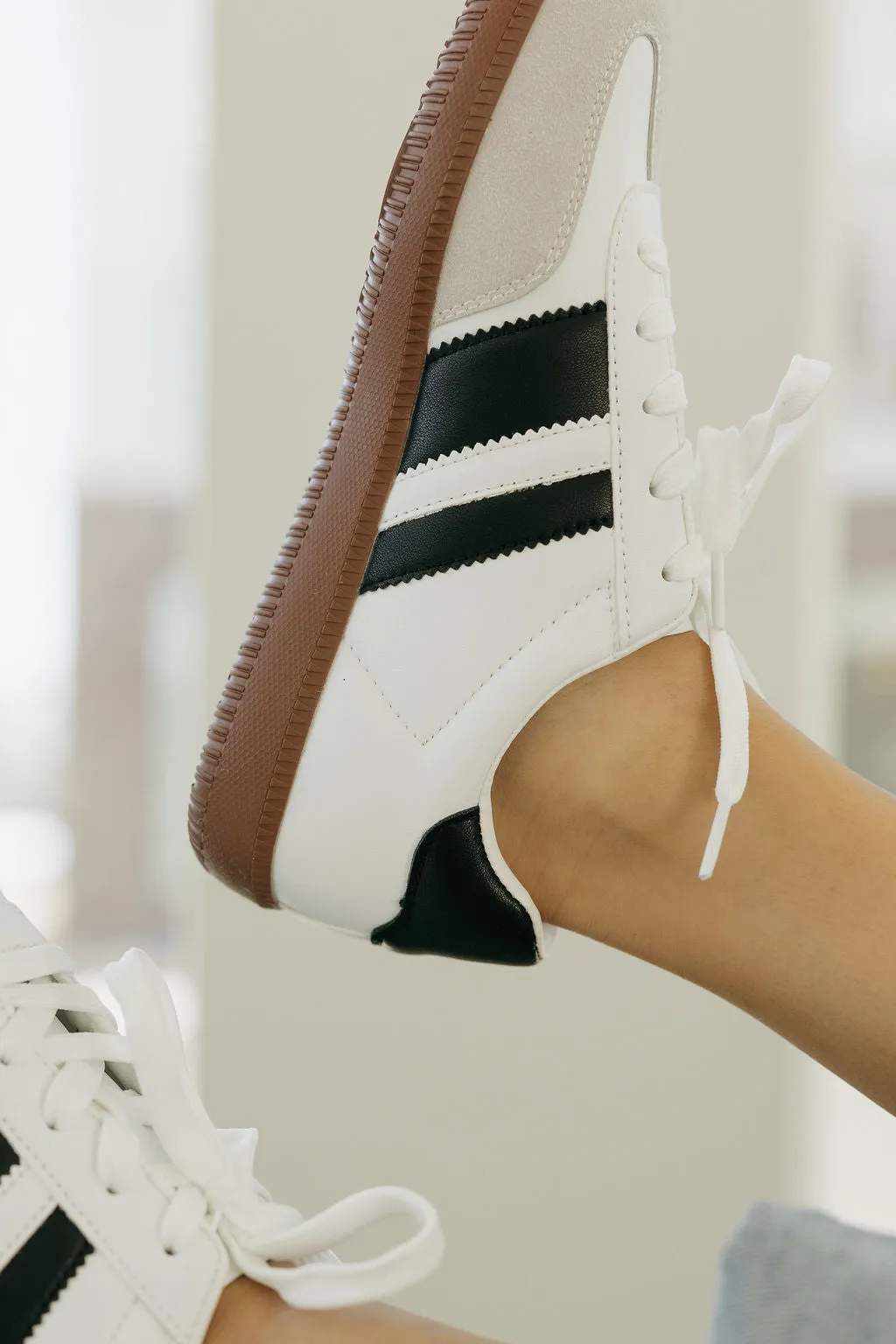 Luella Sneakers-White/Black