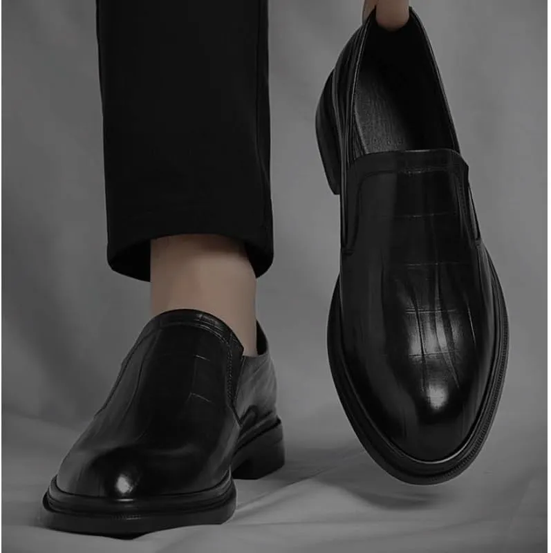 Men's Slip-On Lug Sole Loafers Chunky Tread Design for Urban Exploration & City Walking Tours