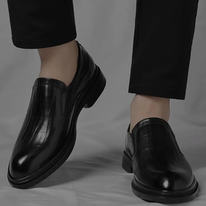 Men's Slip-On Lug Sole Loafers Chunky Tread Design for Urban Exploration & City Walking Tours