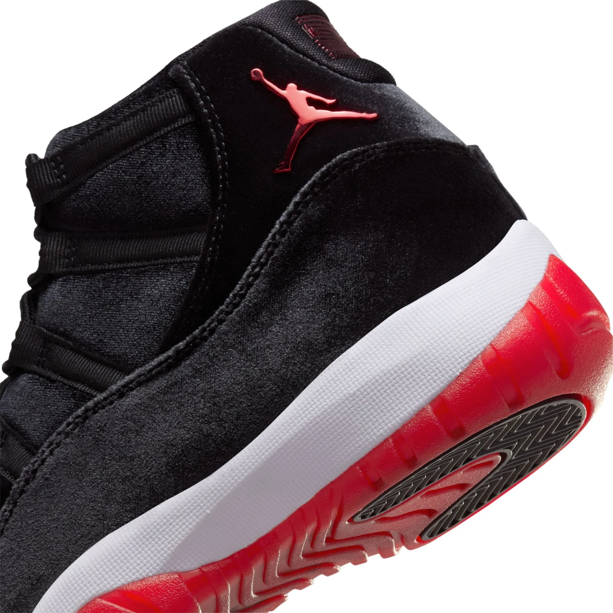 WMNS Nike Air Jordan 11 Retro Velvet Bred