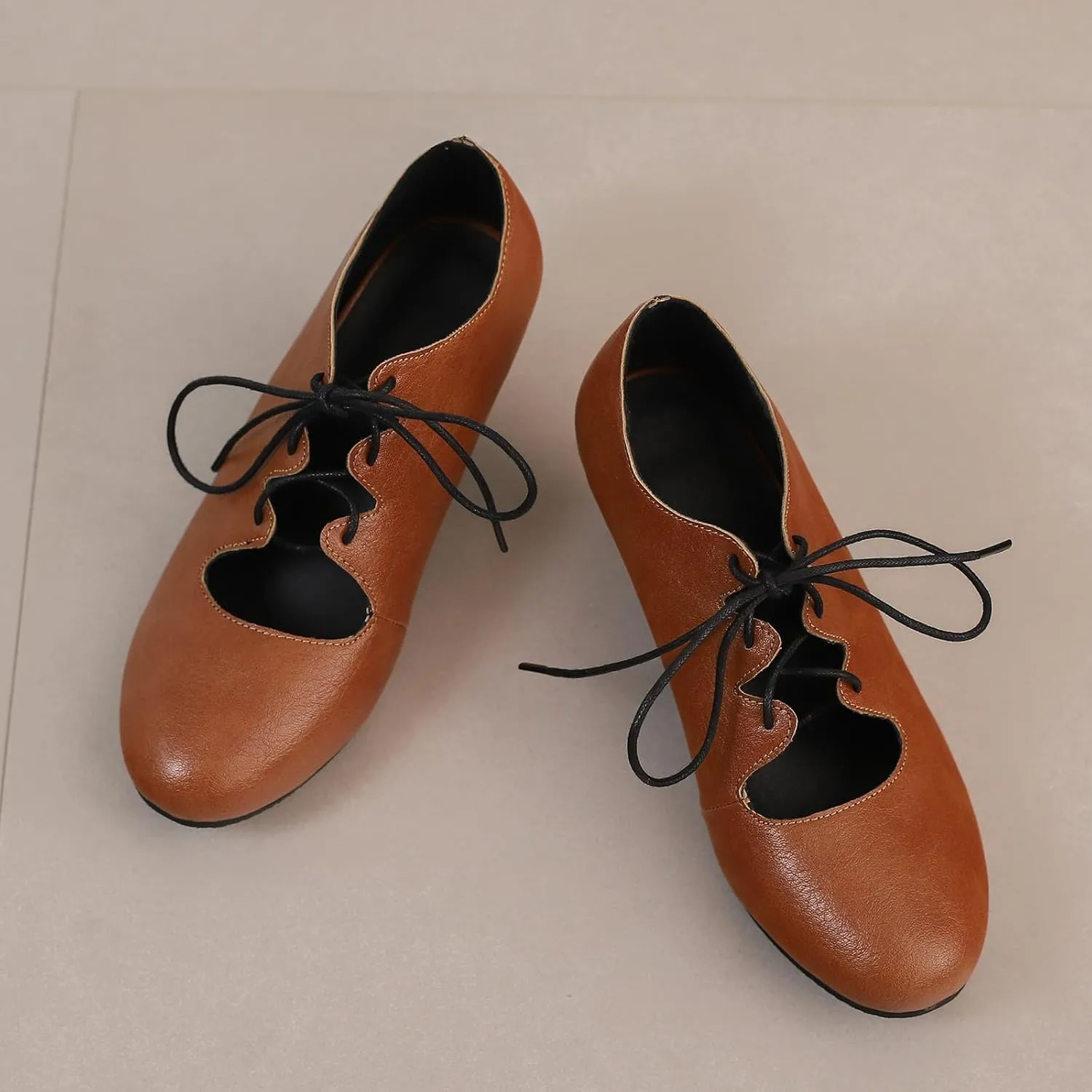 Women's Vintage Wingtip Oxfords Cross-Tied Cut Out Low Heel Brogue for Women